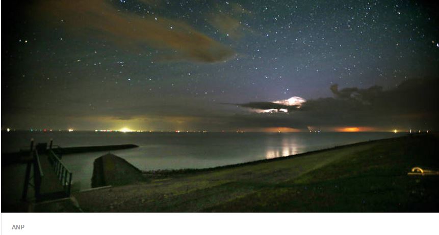 Wadexcursie om lichtvervuiling aan de kaak te stellen