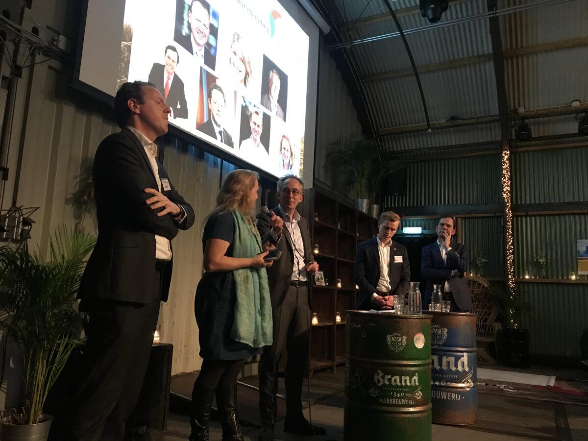 Participeren wanneer waardevol, protesteren wanneer nodig