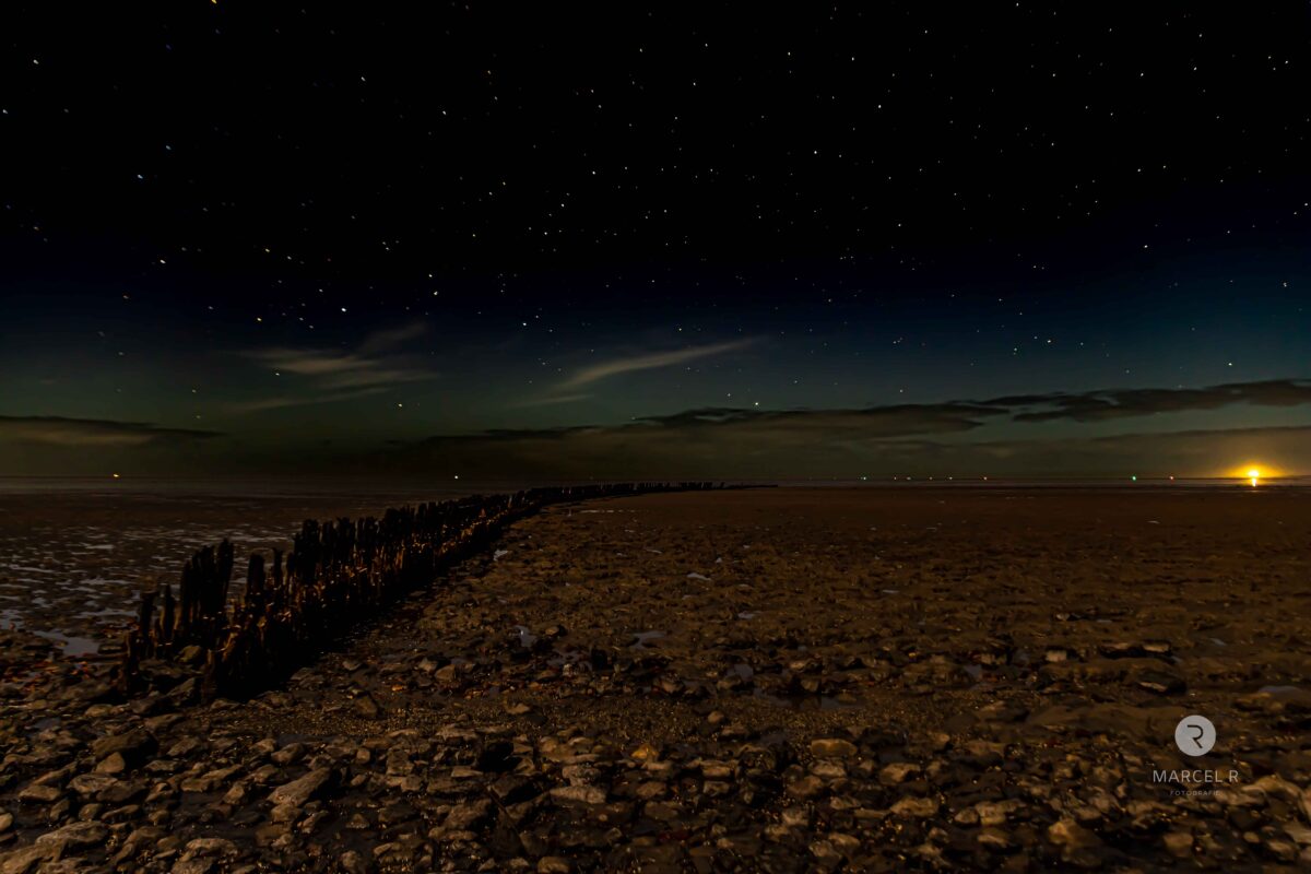 Ervaar een stukje van het donkere Wad met het Donkerte van de Wadden-boek