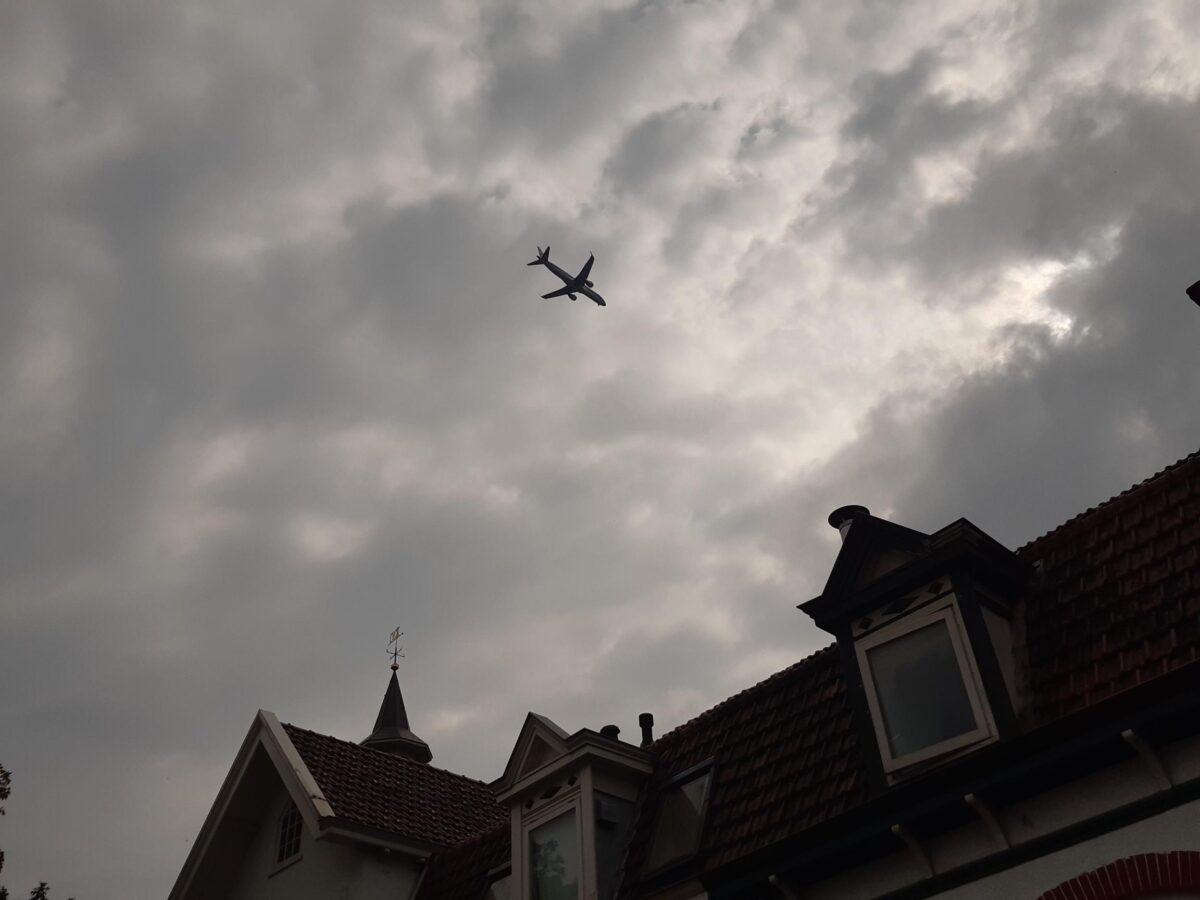 Oproep voor beperking en krimp in Schipholbeleid van de overheid