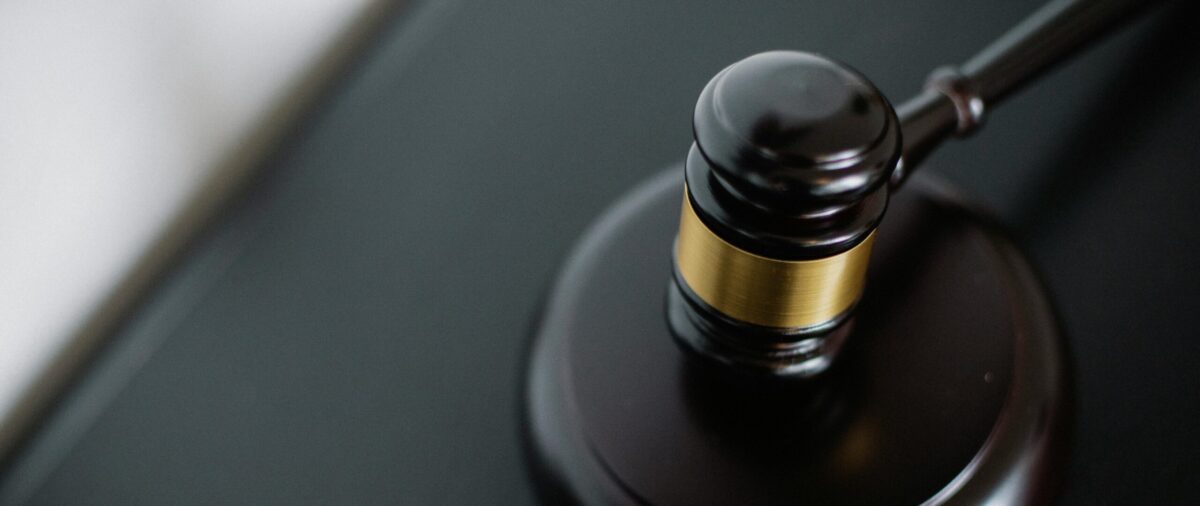 Zitting op 2 december 2025 in PFAS-zaak tegen de Staat